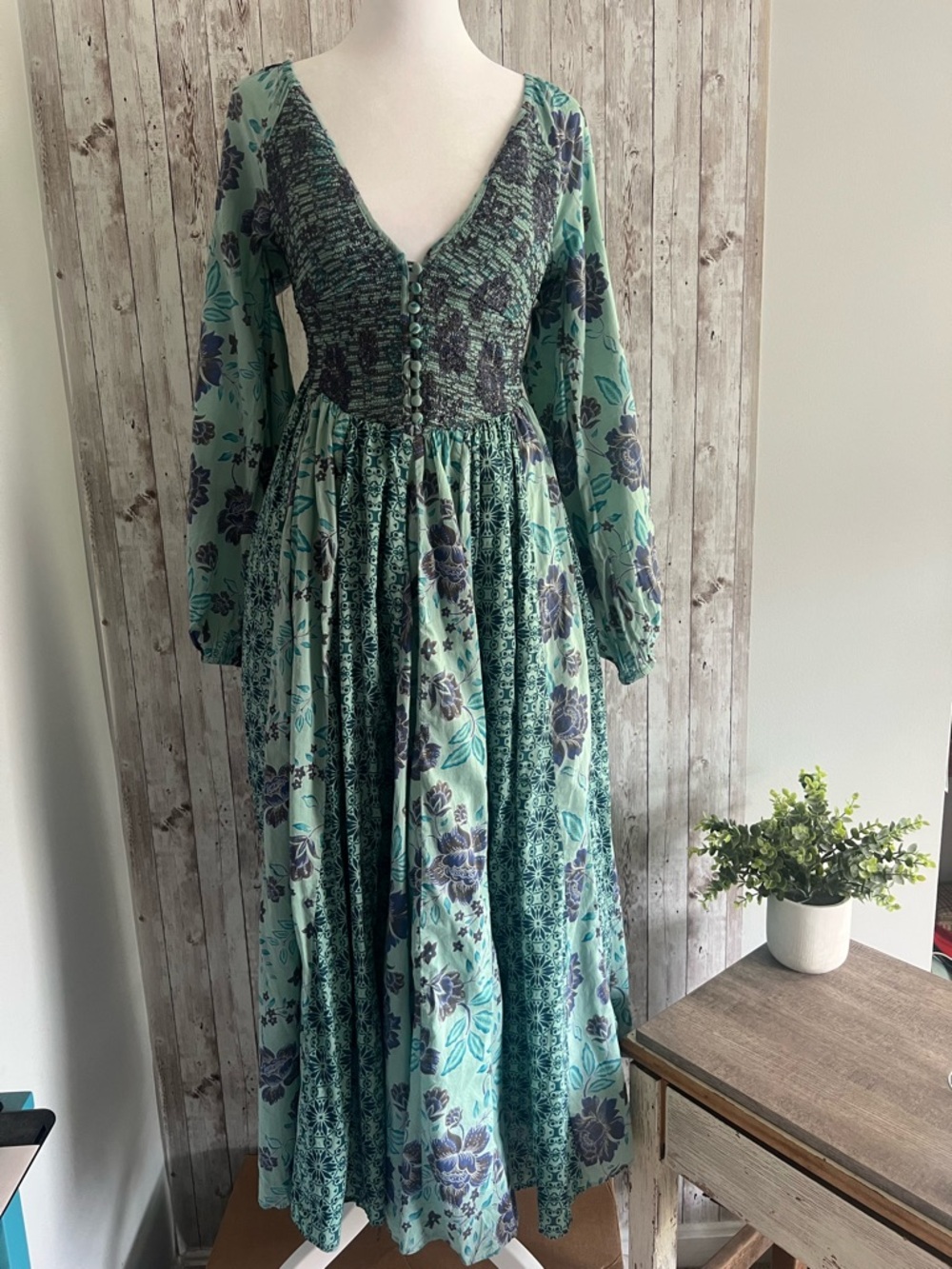 Free People A New Way Maxi V Neck Smocked Criss Cross Floral Boho Maxi Dress XS - Picture 2 of 8